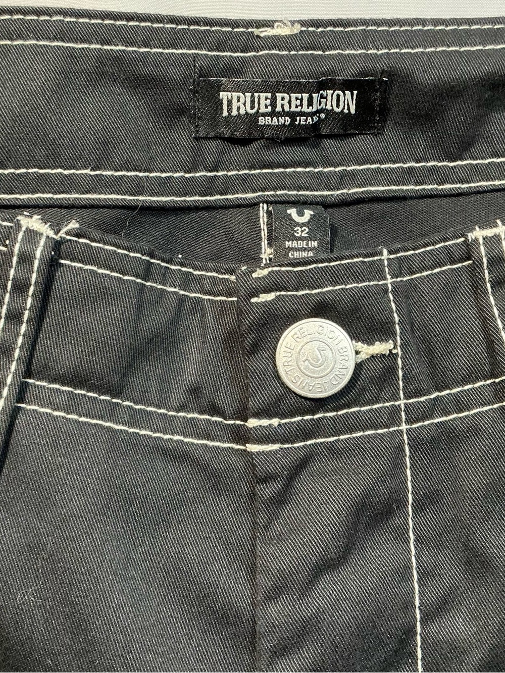 True Religion Men’s Black Slim Straight Jeans with White Contrast Stitching - Picture 2 of 15